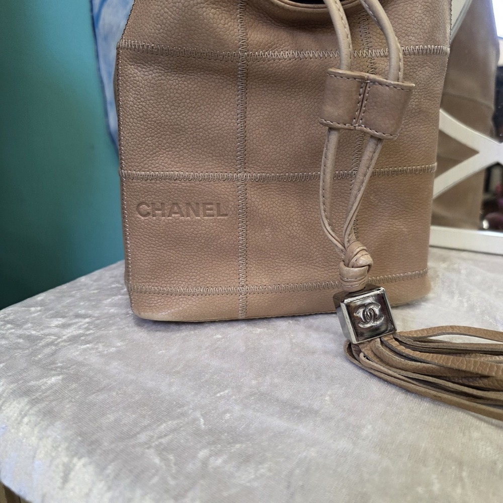 Authentic CHANEL CC Vintage Hangbag Leather Beige Tan Bucket Bag Top Handle - Picture 12 of 16